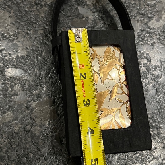 1930”s Elgin American Etched Metal Compact with Original Handle Bag - Picture 15 of 16